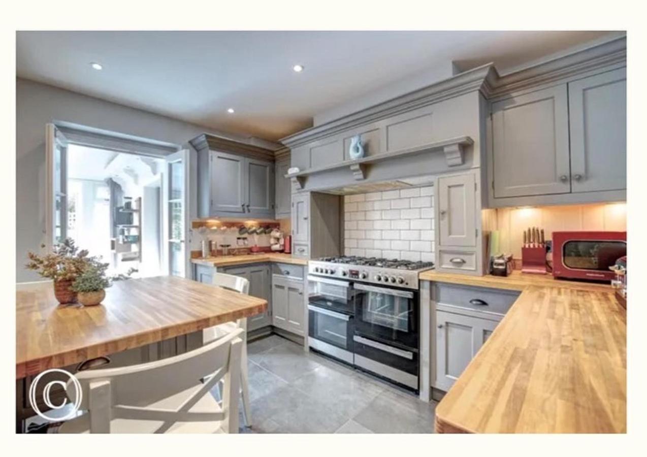 Charming 3-Bed Cottage In สวาเนจ ภายนอก รูปภาพ