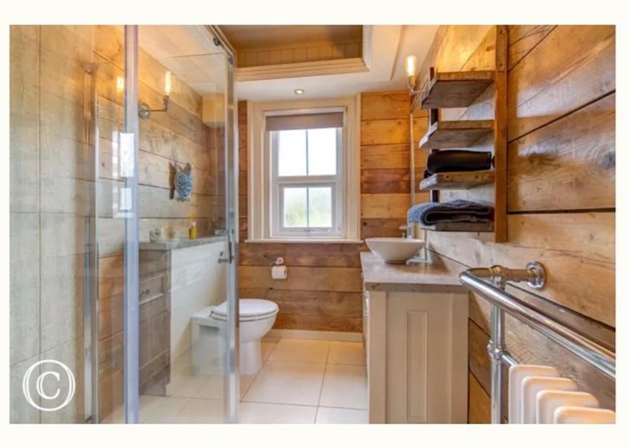 Charming 3-Bed Cottage In สวาเนจ ภายนอก รูปภาพ